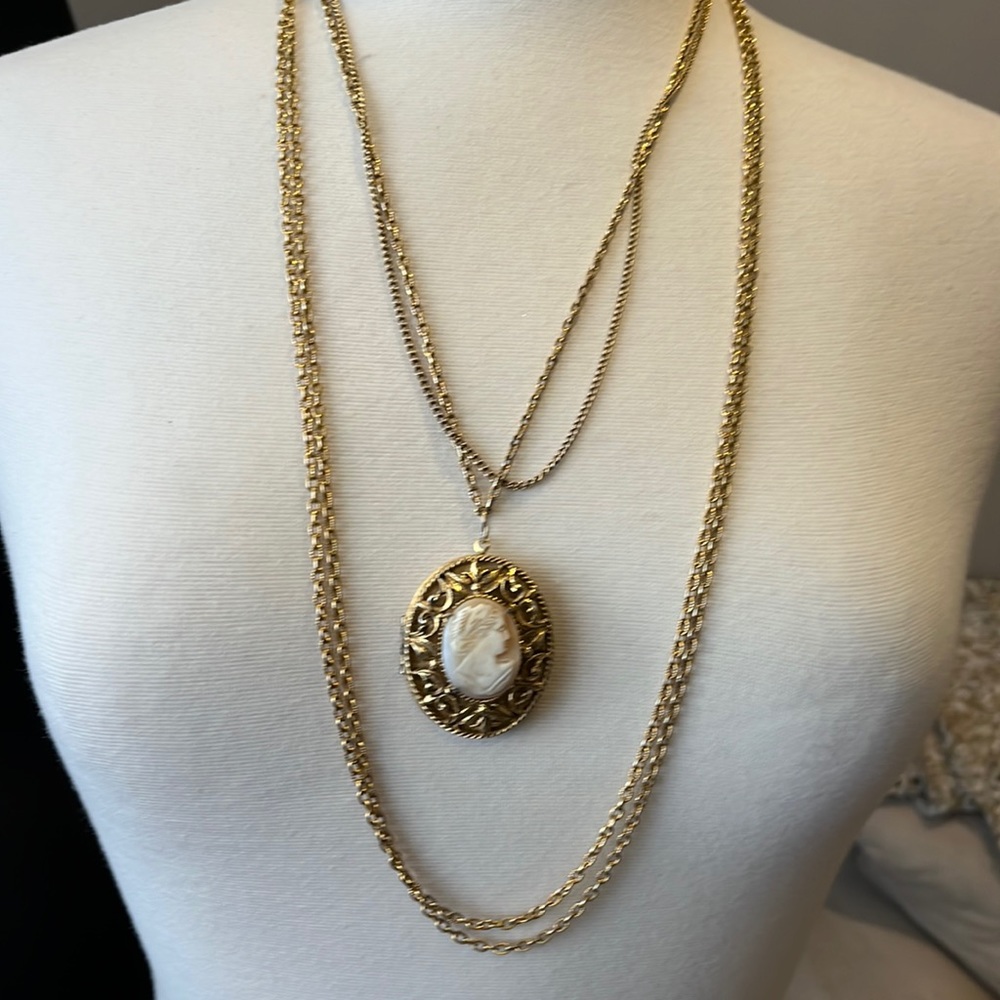 Fabulous multi strand called chain cameo locket necklace